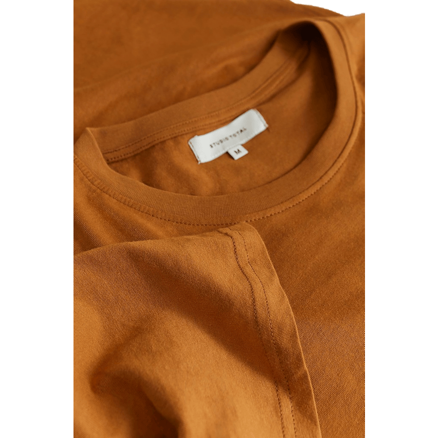 Capsule Tee Rubber