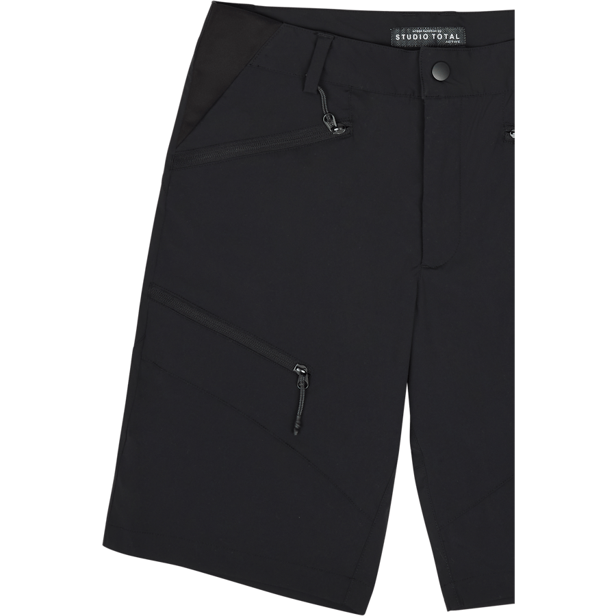 Studio Total Function Outdoor Shorts