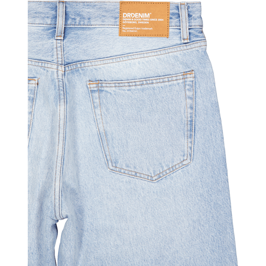 Dash Shorts Stream Light Worn